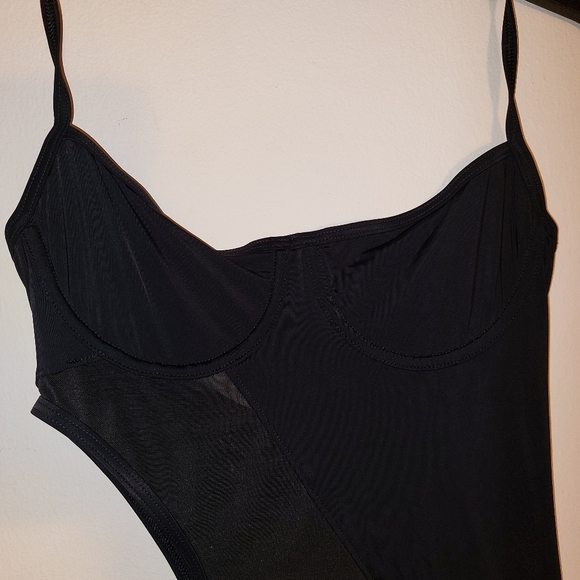 VictoriasSecret Mesh Side Cut Out One Piece Swimsuit Black Size S - Picture 8 of 9